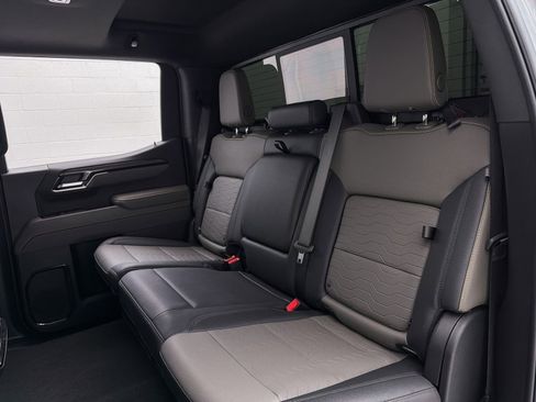 Used 2025 Chevrolet Silverado 1500 ZR2 w/ Technology Package image 29