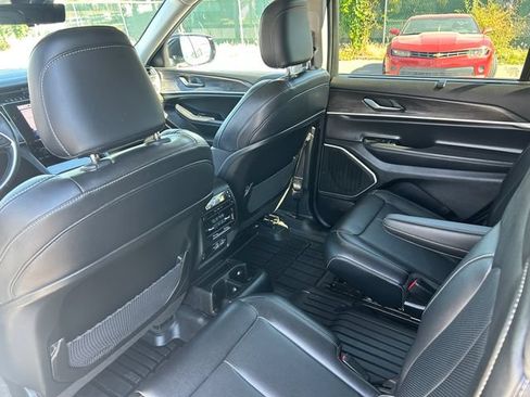 Used 2022 Jeep Grand Cherokee L Limited w/ Luxury Tech Group II AWD/4WD image 31