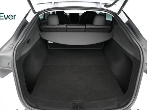 Used 2026 Tesla Model Y AWD image 8