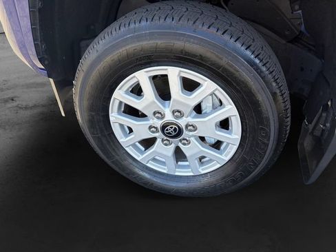Certified 2025 Toyota Tacoma SR5 AWD/4WD image 11