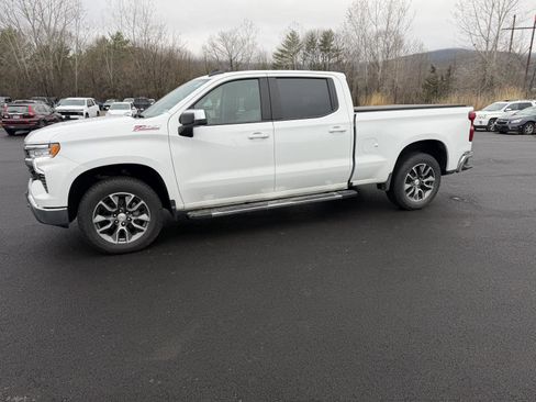 Used 2025 Chevrolet Silverado 1500 LT image 4