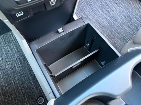 Used 2023 Honda Odyssey Elite image 42