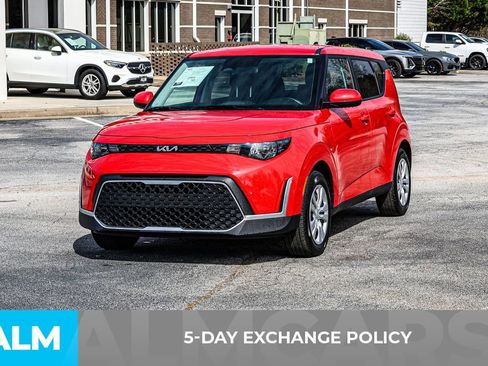Used 2025 Kia Soul LX FWD image 4