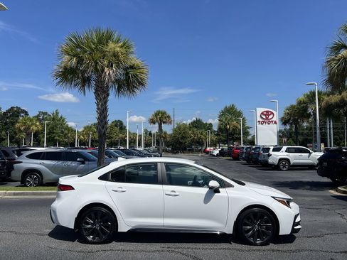 Used 2025 Toyota Corolla SE FWD image 11