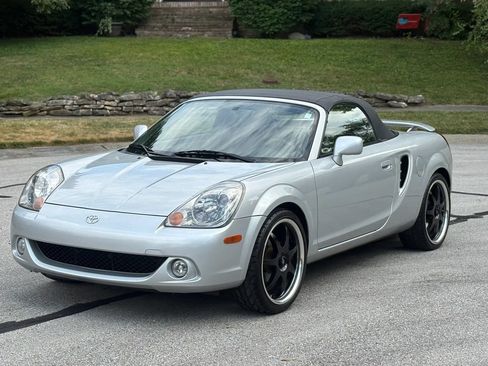 Used 2003 Toyota MR2 RWD image 1