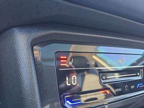 Certified 2023 Volkswagen Tiguan SE image 21