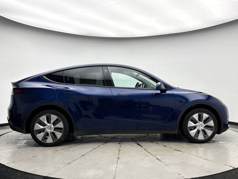 Used 2023 Tesla Model Y Long Range image 6