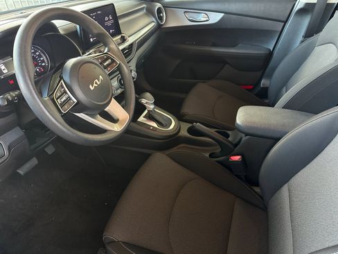 Used 2024 Kia Forte LXS image 9