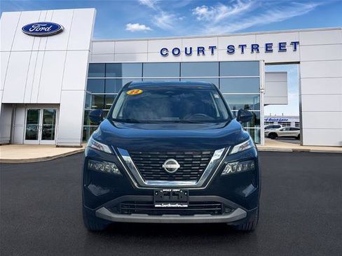 Used 2022 Nissan Rogue S FWD image 2