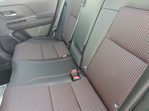 Certified 2025 Nissan Kicks SR image 15