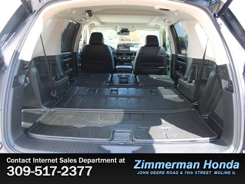 Certified 2025 Honda Pilot Touring image 7