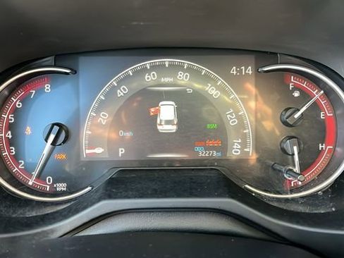 Used 2025 Toyota RAV4 XLE AWD/4WD image 6