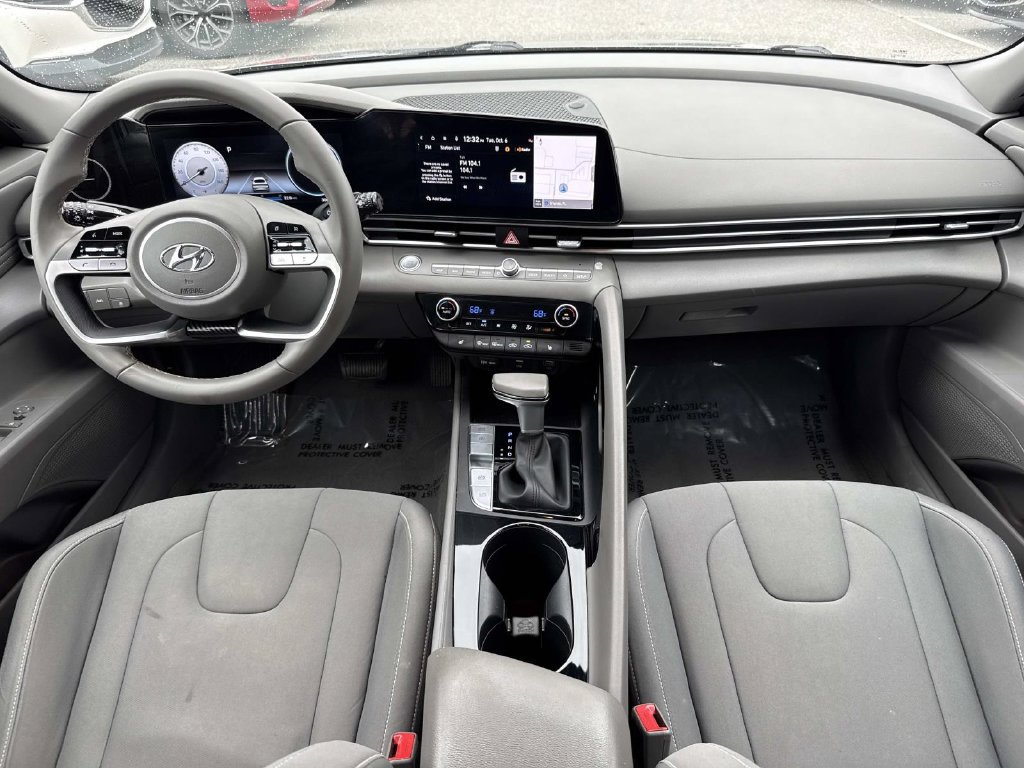 Used 2023 Hyundai Elantra SEL w/ Convenience Package FWD image 18