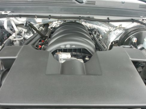 Used 2016 Chevrolet Suburban LT w/ Luxury Package RWD image 45