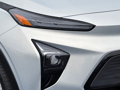 Used 2023 Chevrolet Bolt EUV LT w/ Comfort Package image 42