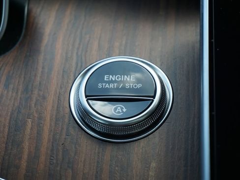 Certified 2025 Mercedes-Benz C 300 Sedan image 32