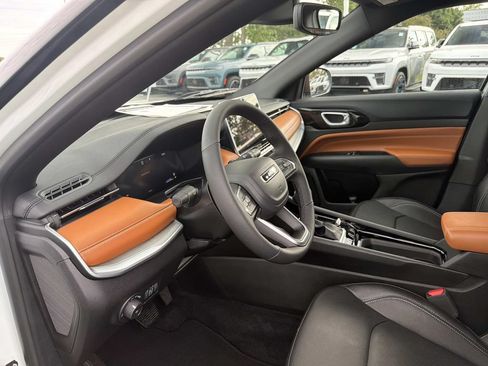 Used 2025 Jeep Compass Limited w/ Elite Group AWD/4WD image 20