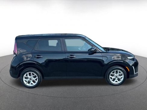 Used 2025 Kia Soul LX w/ LX Technology Package image 16