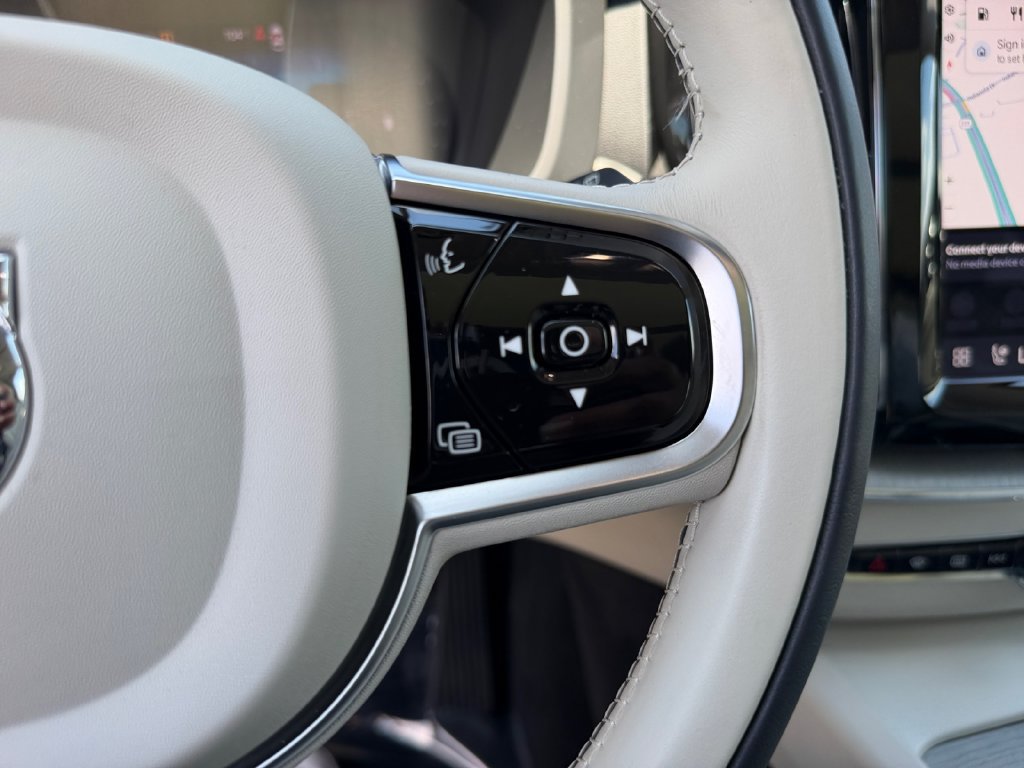 Certified 2024 Volvo XC60 B5 Plus w/ Climate Package AWD/4WD image 19