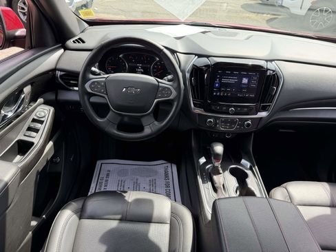 Used 2023 Chevrolet Traverse RS AWD/4WD image 14