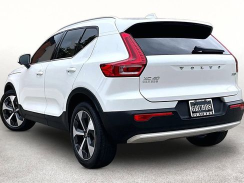 Used 2024 Volvo XC40 B5 Plus AWD/4WD image 16