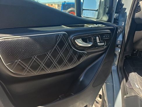 Used 2023 Mercedes-Benz Sprinter 3500 image 9