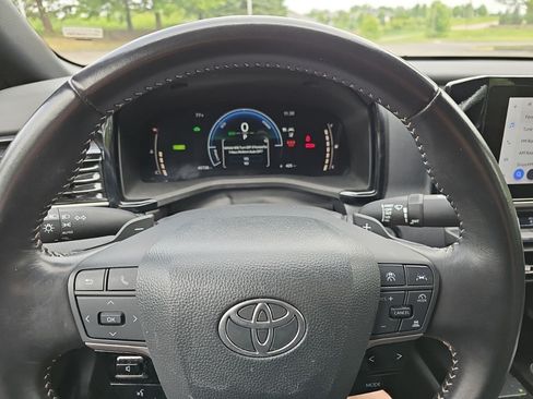 Used 2025 Toyota Camry SE FWD image 22