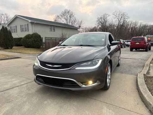 Used 2015 Chrysler 200 C image 3