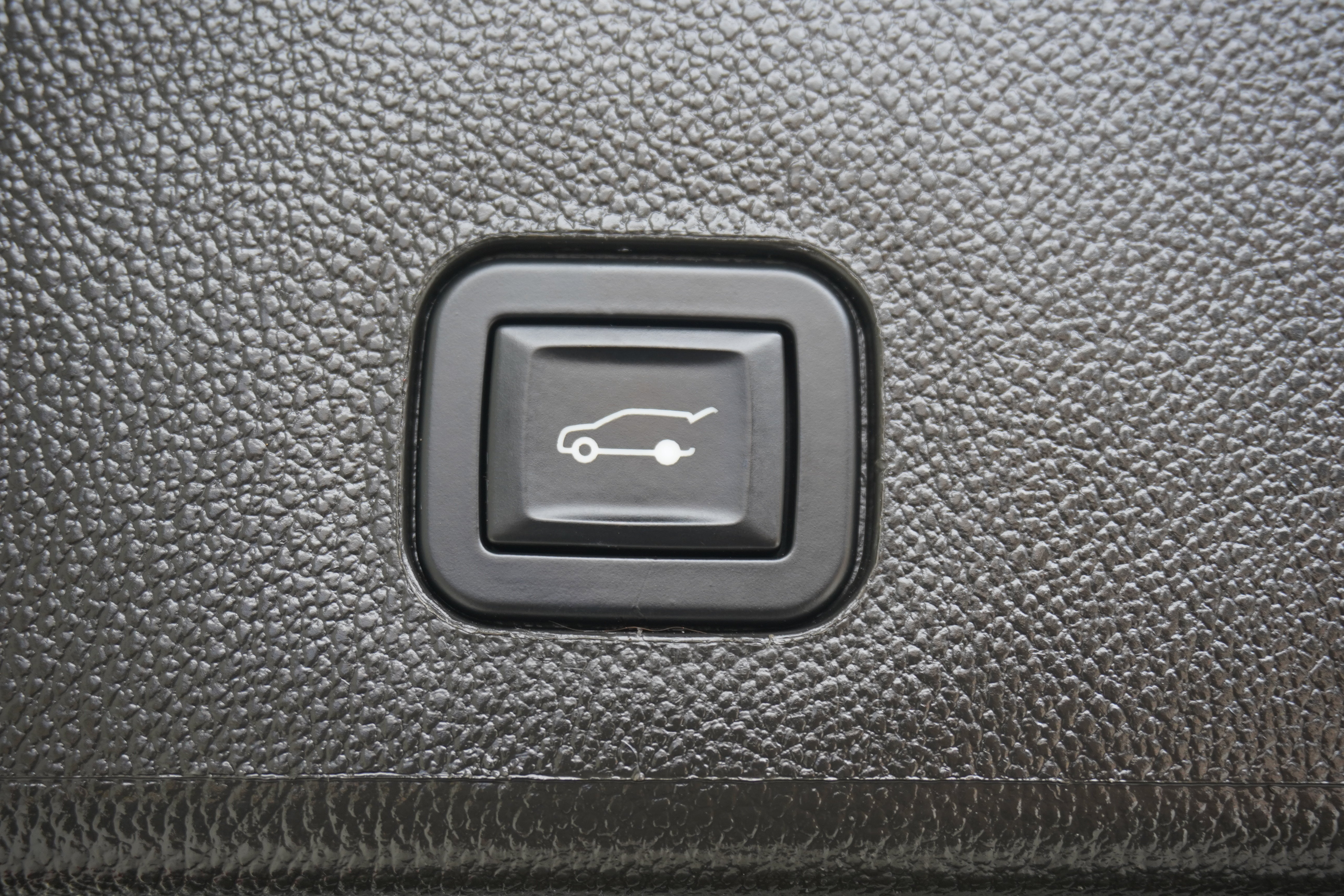 Used 2014 Cadillac SRX Luxury w/ Driver Awareness Package FWD image 26