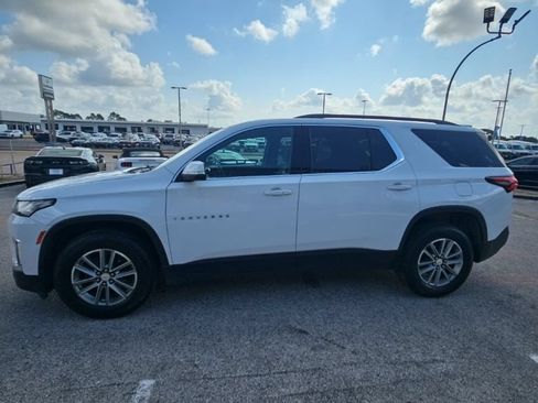 Used 2023 Chevrolet Traverse LT FWD image 4