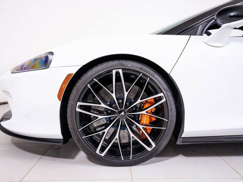 Used 2023 McLaren GT image 13