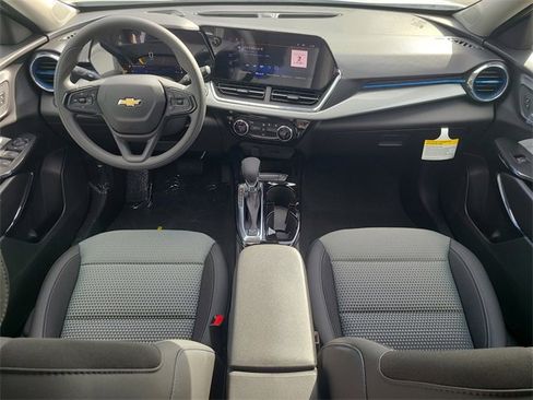 New 2026 Chevrolet Trax LT image 16