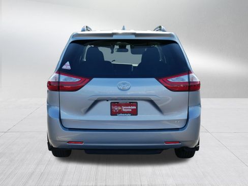 Certified 2018 Toyota Sienna LE FWD image 6
