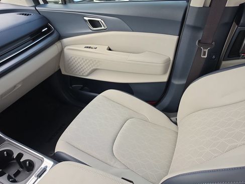 New 2027 Kia Carnival SX FWD image 16