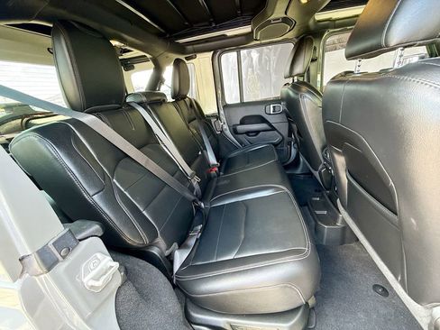 Used 2021 Jeep Wrangler Unlimited Sahara w/ Cold Weather Group AWD/4WD image 32