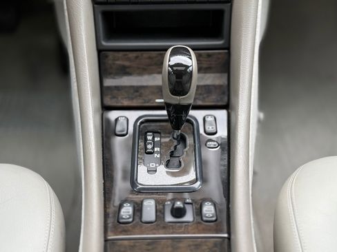 Used 2001 Mercedes-Benz CLK 430 Coupe image 29