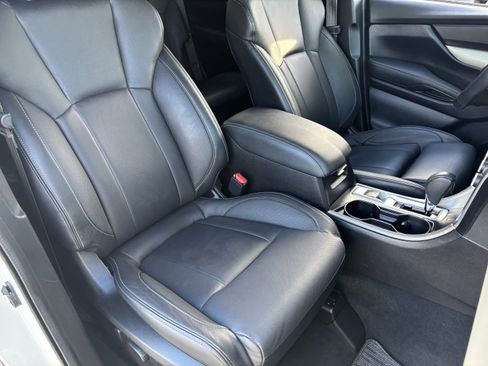 Used 2022 Subaru Ascent Limited w/ Technology Package image 9