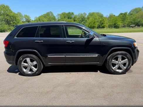 Used 2013 Jeep Grand Cherokee Overland w/ Advance Technology Group AWD/4WD image 4
