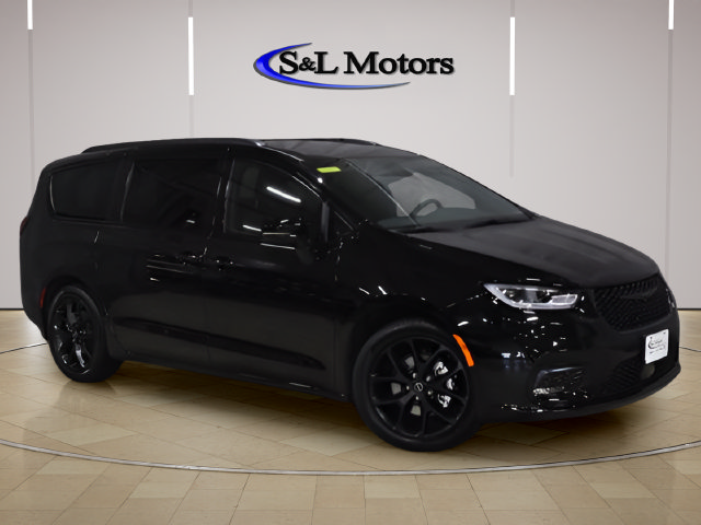New 2026 Chrysler Pacifica Select w/ S Appearance Package FWD image 8