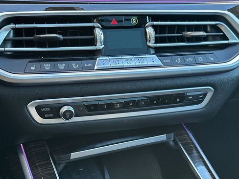 Used 2020 BMW X7 xDrive40i w/ Parking Assistance Package AWD/4WD image 25