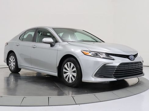 Used 2023 Toyota Camry LE FWD image 7