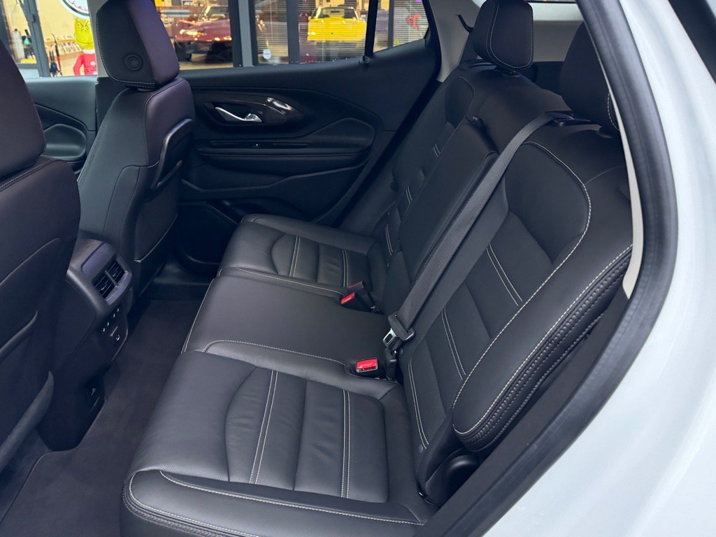 Used 2024 GMC Terrain Denali AWD/4WD image 8