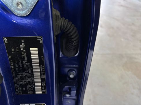 Used 2025 Toyota Corolla Cross LE image 28