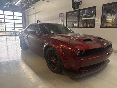 Used 2019 Dodge Challenger SRT Hellcat Redeye image 10