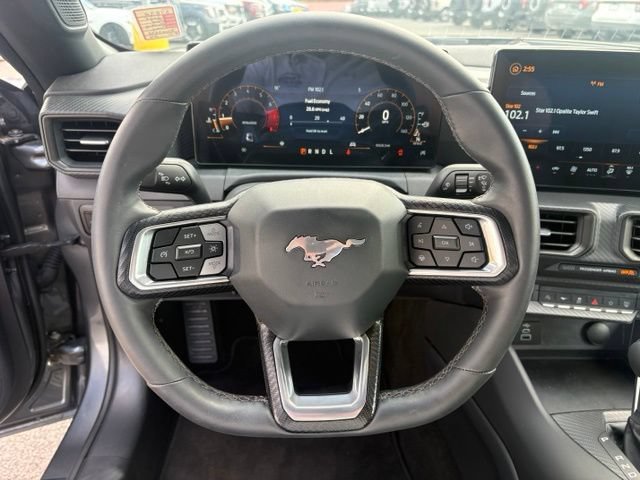 Used 2025 Ford Mustang Coupe RWD image 16