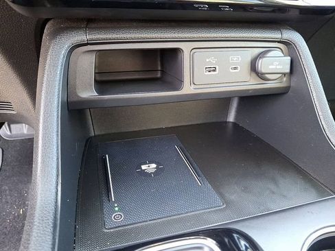 Used 2023 Honda Pilot Touring image 29