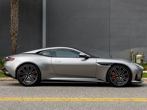 Used 2024 Aston Martin DB12 Coupe RWD image 6
