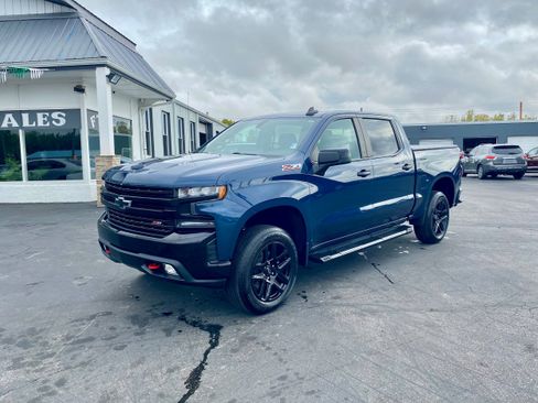 Used 2021 Chevrolet Silverado 1500 LT Trail Boss w/ Convenience Package II image 1