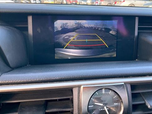 Used 2018 Lexus IS 300 F Sport image 22