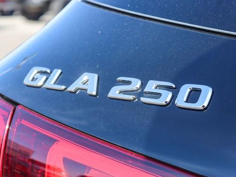 Used 2021 Mercedes-Benz GLA 250 4MATIC image 9